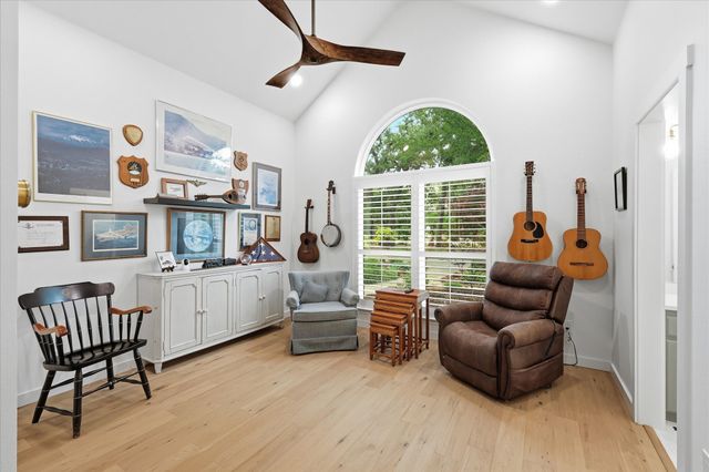 101 W Oak Shores Drive, Cross Roads, TX 76227