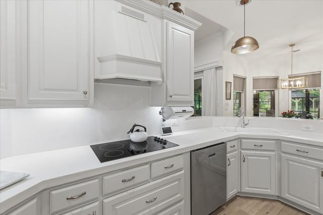 101 W Oak Shores Drive, Cross Roads, TX 76227