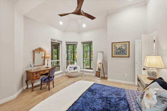 101 W Oak Shores Drive, Cross Roads, TX 76227