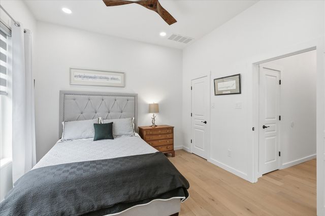 101 W Oak Shores Drive, Cross Roads, TX 76227