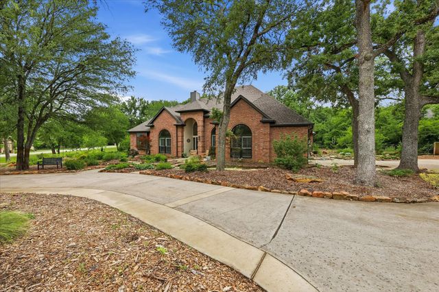 101 W Oak Shores Drive, Cross Roads, TX 76227