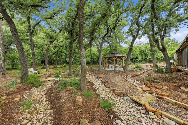 101 W Oak Shores Drive, Cross Roads, TX 76227