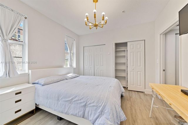 2067 S Ocean Dr TH5, Hallandale Beach, FL 33009