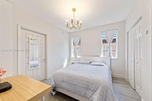 2067 S Ocean Dr TH5, Hallandale Beach, FL 33009