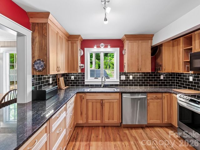 84 Arthur Road, Asheville, NC 28806