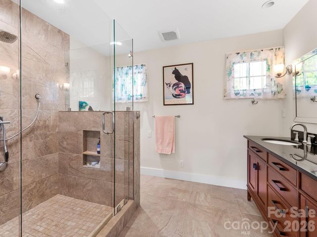 84 Arthur Road, Asheville, NC 28806