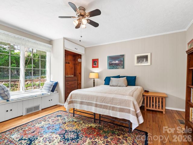 84 Arthur Road, Asheville, NC 28806
