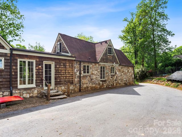 84 Arthur Road, Asheville, NC 28806