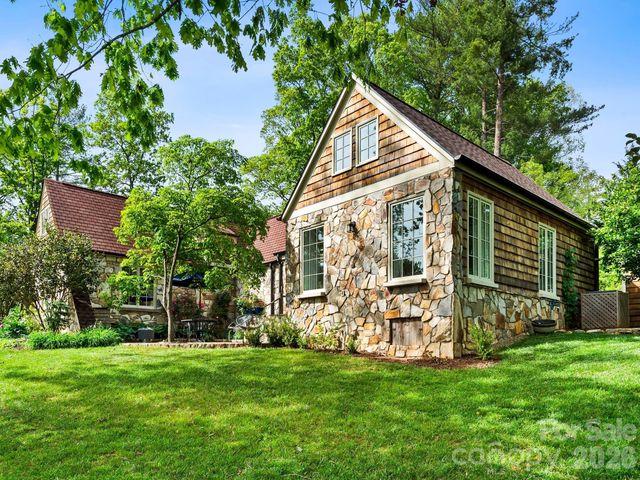 84 Arthur Road, Asheville, NC 28806