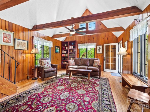 84 Arthur Road, Asheville, NC 28806