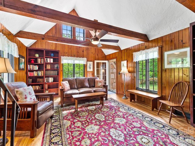 84 Arthur Road, Asheville, NC 28806