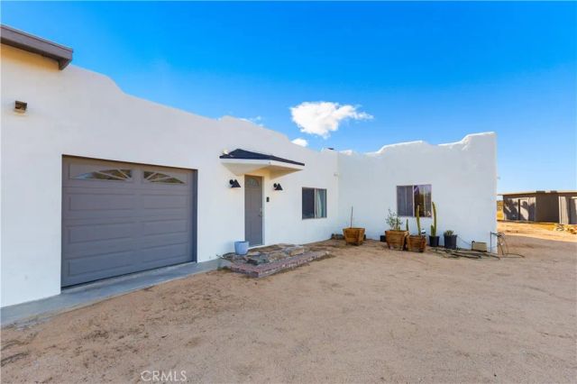 60611 Birdie Ln, Landers, CA 92285