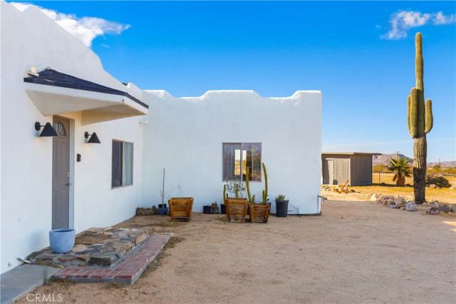 60611 Birdie Ln, Landers, CA 92285