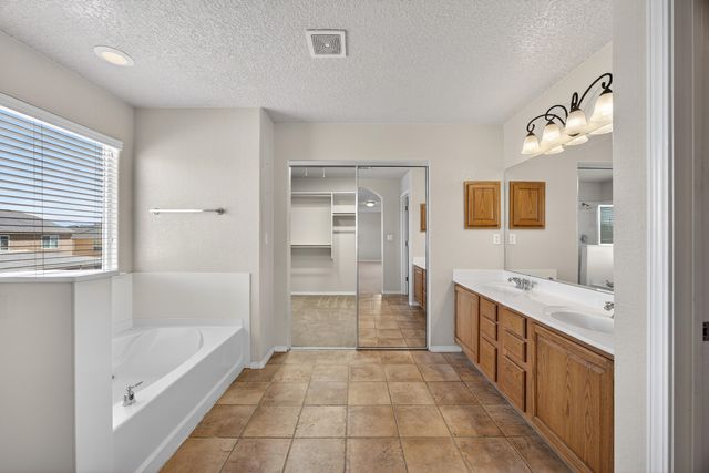 1287 Carrizo Street NW, Los Lunas, NM 87031