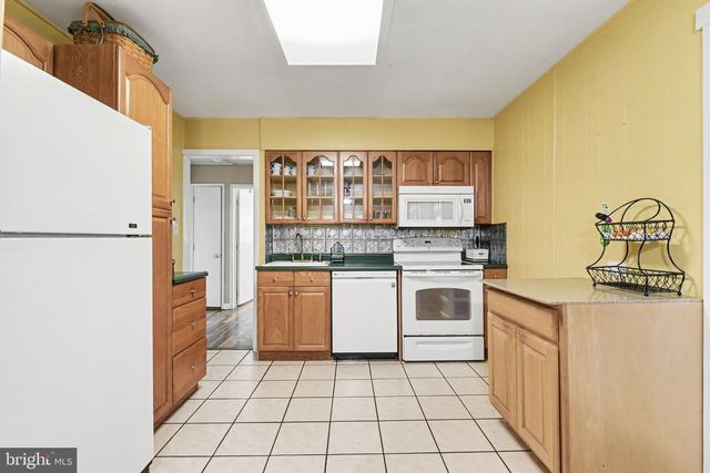 24 MAPLE DRIVE, Mechanicsburg, PA 17050