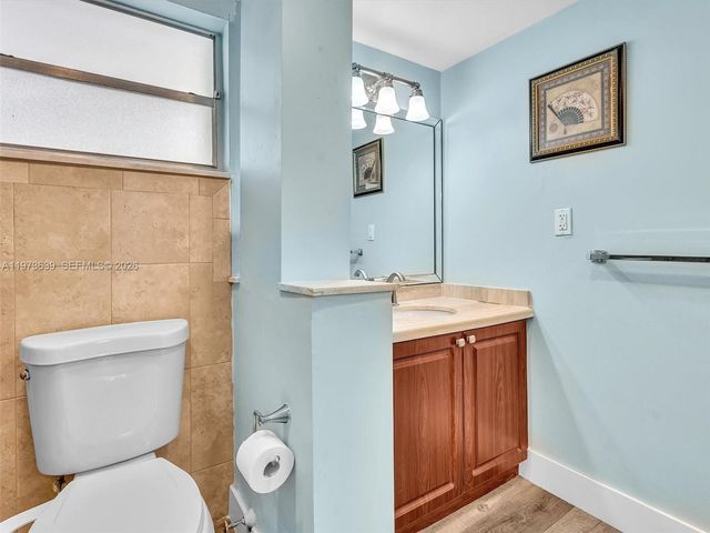 3600 NE 170th St 102, North Miami Beach, FL 33160