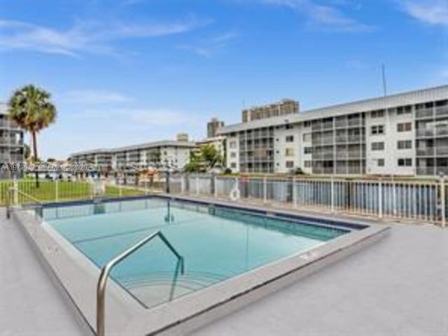 3600 NE 170th St 102, North Miami Beach, FL 33160