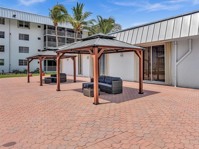 3600 NE 170th St 102, North Miami Beach, FL 33160