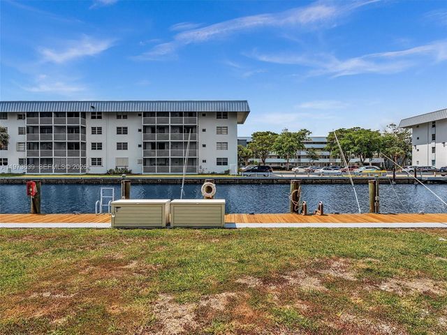 3600 NE 170th St 102, North Miami Beach, FL 33160