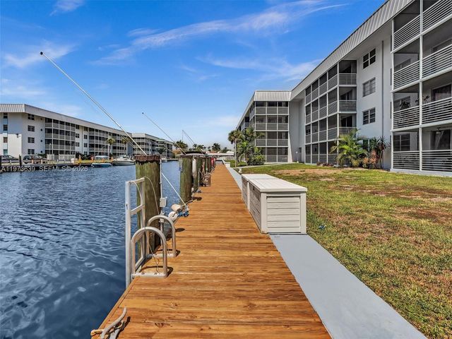 3600 NE 170th St 102, North Miami Beach, FL 33160