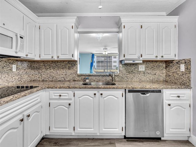 3600 NE 170th St 102, North Miami Beach, FL 33160