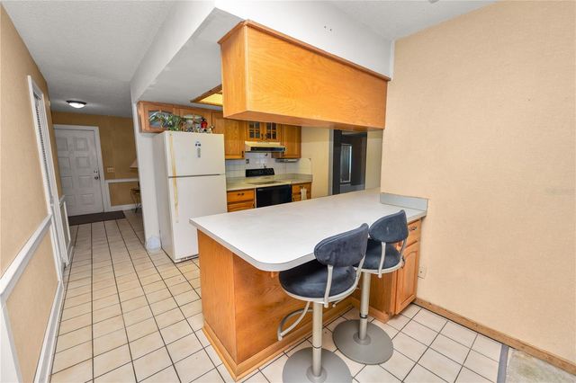 5028 HEADLAND HILLS AVENUE, Tampa, FL 33625