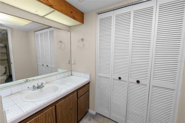 5028 HEADLAND HILLS AVENUE, Tampa, FL 33625