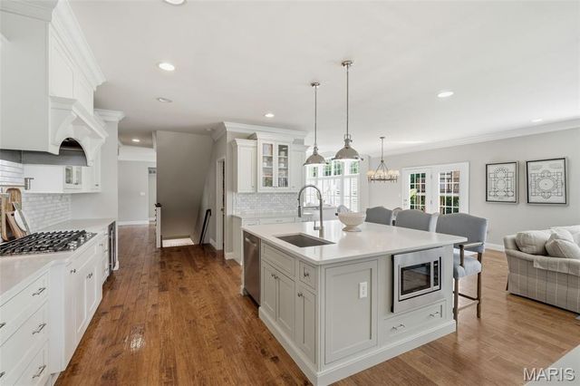 1456 Fawnvalley Court, Des Peres, MO 63131