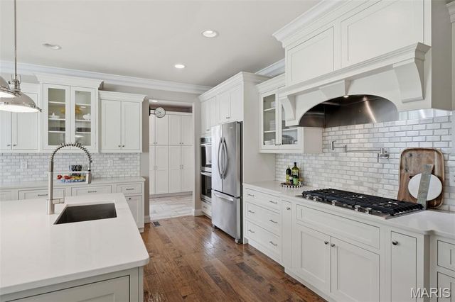1456 Fawnvalley Court, Des Peres, MO 63131