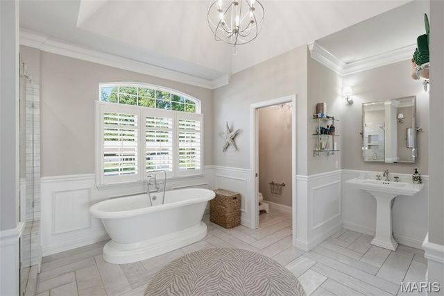 1456 Fawnvalley Court, Des Peres, MO 63131