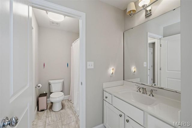 1456 Fawnvalley Court, Des Peres, MO 63131