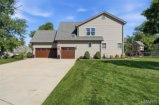 1456 Fawnvalley Court, Des Peres, MO 63131