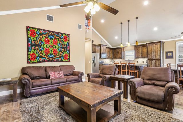 198 River Villas Ct Unit 3, New Braunfels, TX 78132