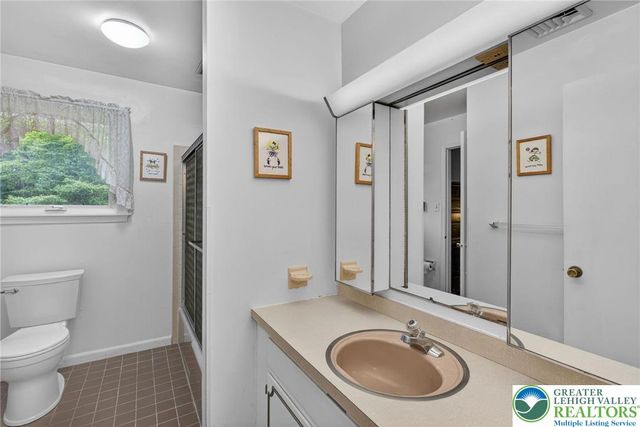 2590 31st Street Southwest, Salisbury Twp, PA 18103