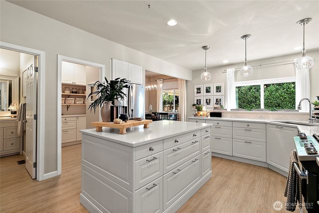 20407 SE 261st Place, Covington, WA 98042