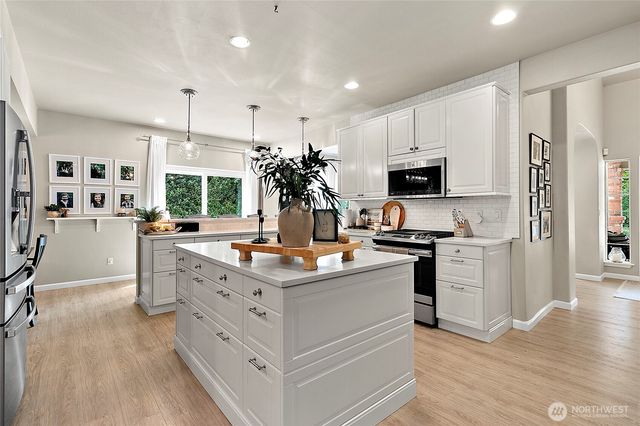 20407 SE 261st Place, Covington, WA 98042