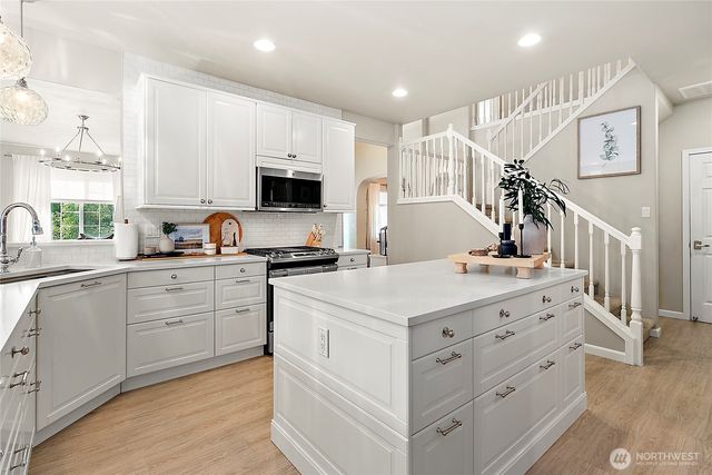 20407 SE 261st Place, Covington, WA 98042