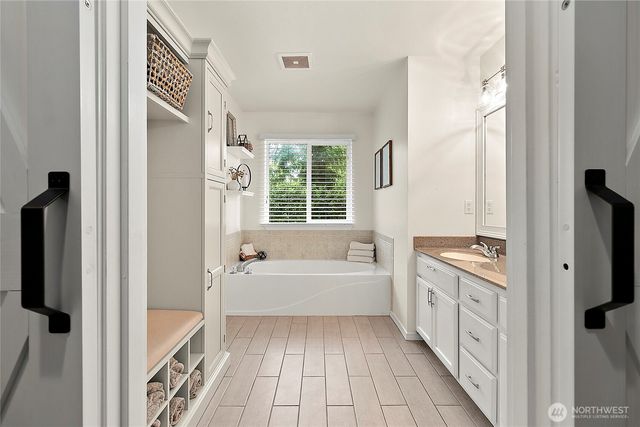 20407 SE 261st Place, Covington, WA 98042
