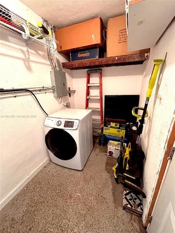 450 NE 155th Ter, Miami, FL 33162