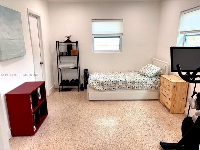 450 NE 155th Ter, Miami, FL 33162