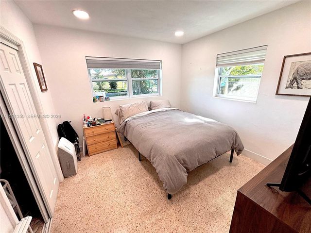 450 NE 155th Ter, Miami, FL 33162