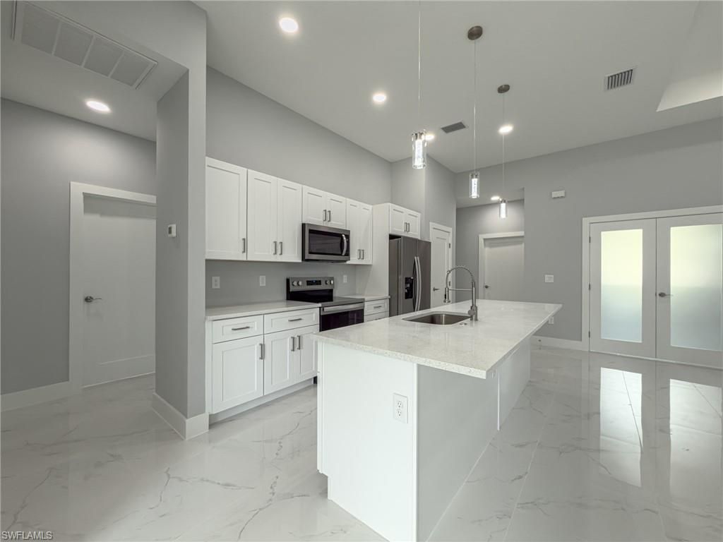 6137 Higgins AVE, FORT MYERS, FL 33905 — photo 4