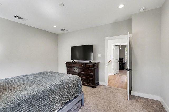 825 Woodcrest Drive, Houston, TX 77018