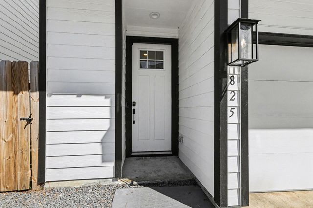 825 Woodcrest Drive, Houston, TX 77018