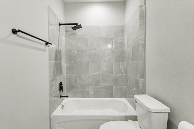 825 Woodcrest Drive, Houston, TX 77018