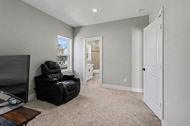 825 Woodcrest Drive, Houston, TX 77018