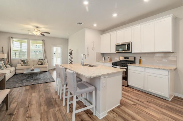 208 Wild Spur LN, Liberty Hill, TX 78642
