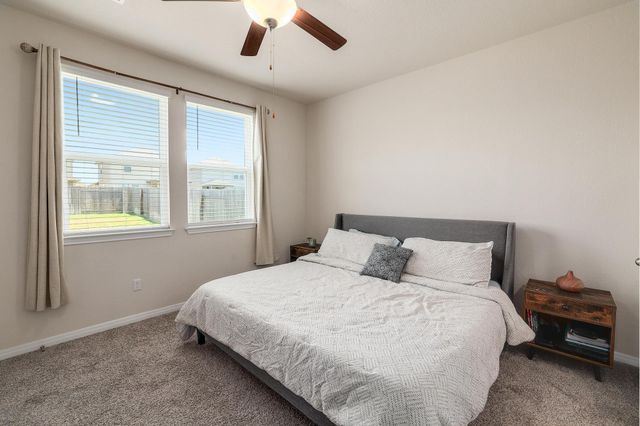 208 Wild Spur LN, Liberty Hill, TX 78642