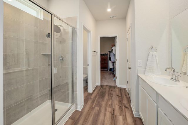 208 Wild Spur LN, Liberty Hill, TX 78642