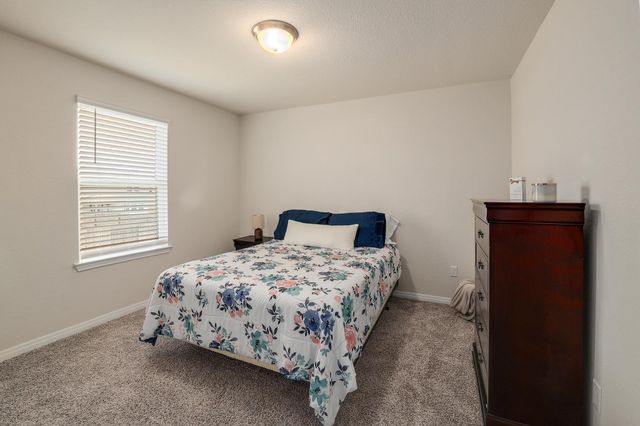 208 Wild Spur LN, Liberty Hill, TX 78642